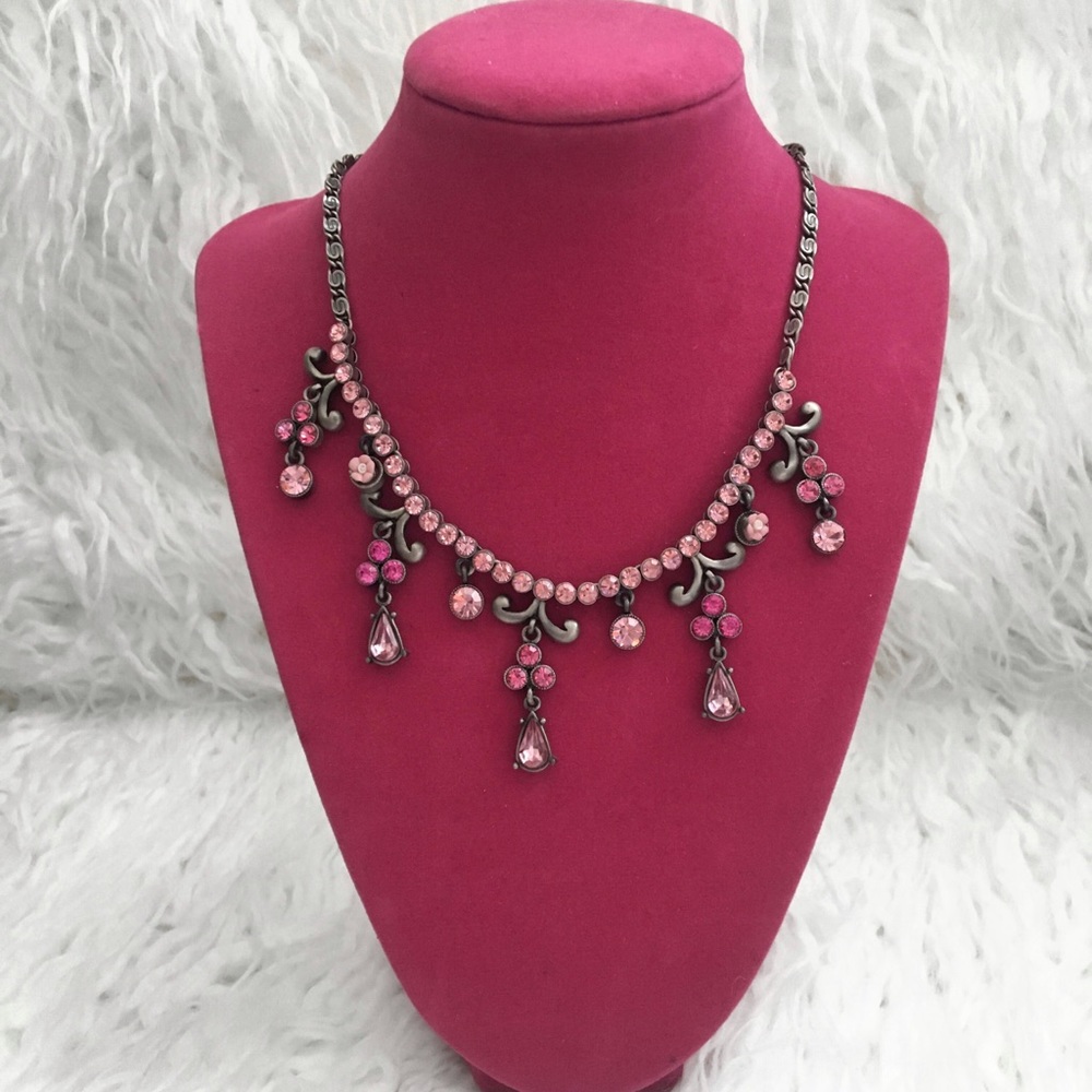 Le Chateau | Necklace with pink rhinestones